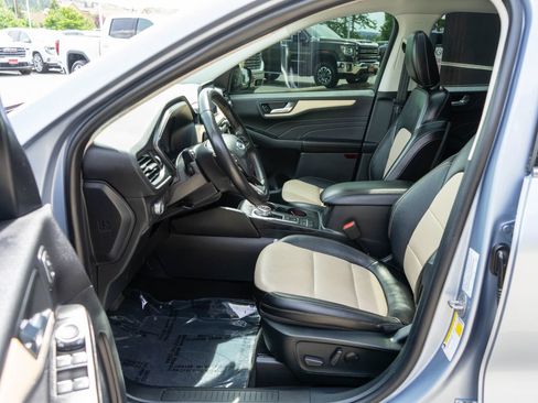 Used 2022 Ford Escape Titanium w/ Titanium Elite Package AWD/4WD image 11