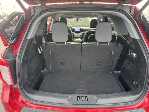 Used 2021 Ford Explorer XLT w/ Equipment Group 202A image 28