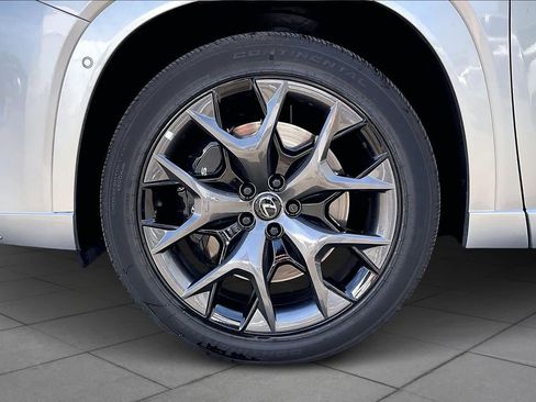 Used 2025 Lexus TX 500h AWD w/ Technology Package image 10