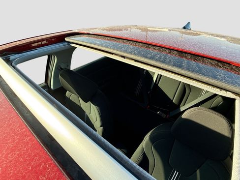 New 2025 Hyundai Elantra SEL image 14