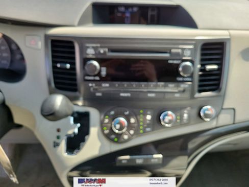 Used 2011 Toyota Sienna LE w/ Towing Pkg FWD image 26