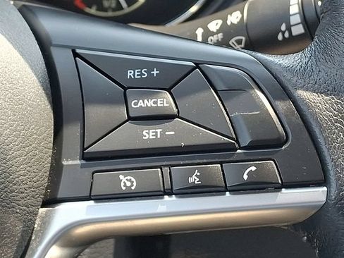 Used 2020 Nissan Rogue SV AWD/4WD image 23