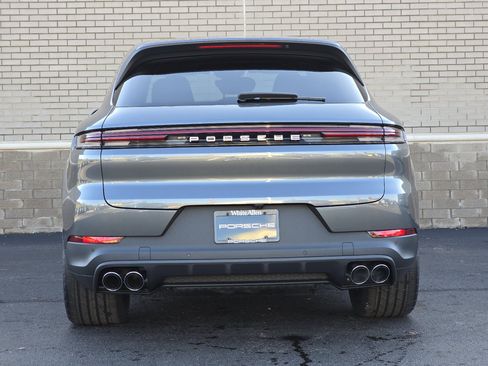 Used 2026 Porsche Cayenne image 22