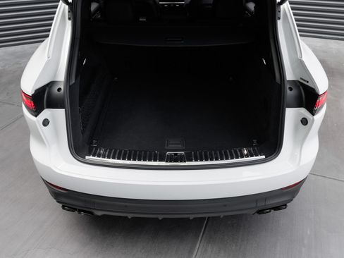 Certified 2023 Porsche Cayenne S Platinum AWD/4WD image 28