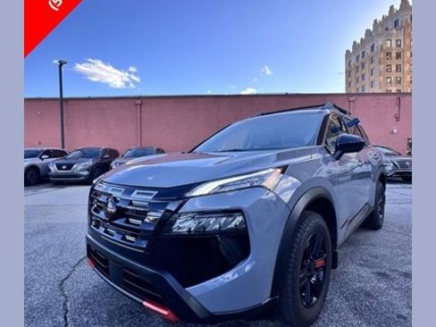 Certified 2025 Nissan Rogue SV AWD/4WD image 1