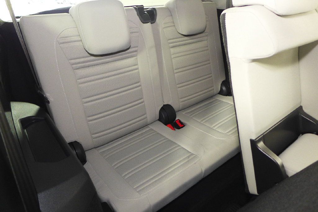 Certified 2023 Volkswagen Tiguan S FWD image 20