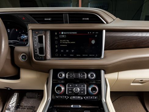 Used 2023 GMC Yukon Denali w/ Denali Reserve Package image 21