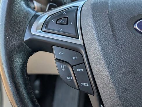 Used 2017 Ford Fusion SE image 20