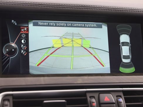 Used 2013 BMW 750i xDrive image 10