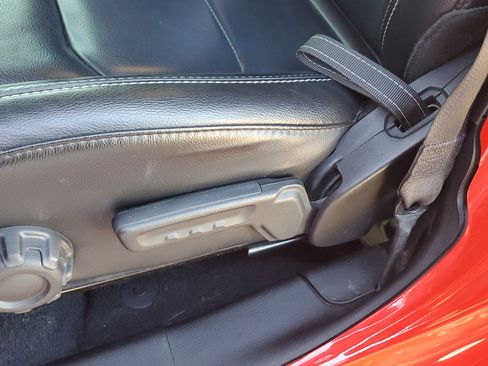 Used 2019 Jeep Wrangler Unlimited Sahara image 19