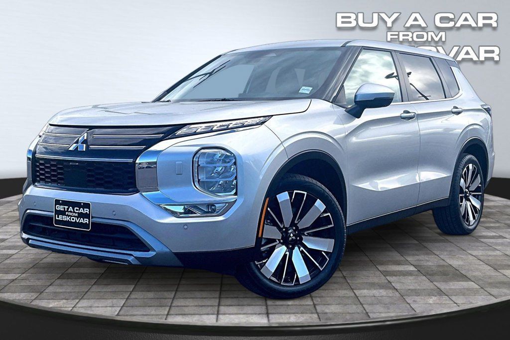 Used 2025 Mitsubishi Outlander SE AWD/4WD image 12