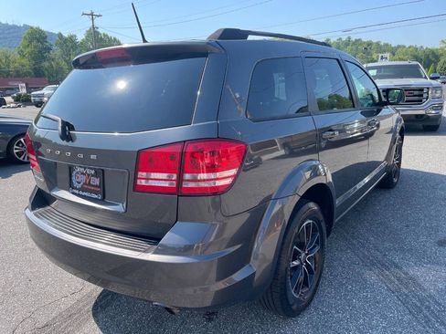 Used 2018 Dodge Journey SE w/ Blacktop Package FWD image 10