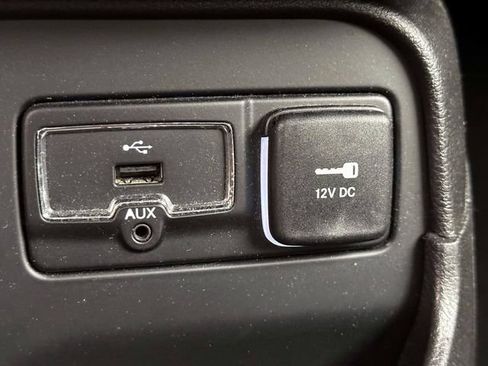 Used 2017 Jeep Renegade Trailhawk AWD/4WD image 22