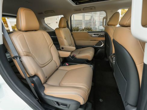 New 2026 INFINITI QX80 Luxe w/ Cargo Package image 28