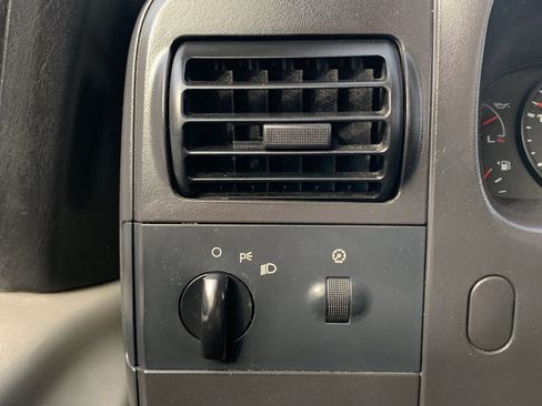 Used 2006 Ford F550 2WD Regular Cab Super Duty image 17