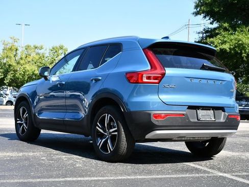Certified 2024 Volvo XC40 B5 Core AWD/4WD image 5