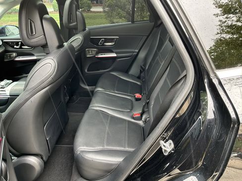 Used 2023 Mercedes-Benz GLC 300 4MATIC image 30