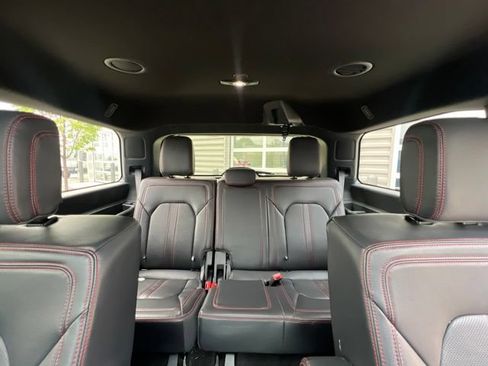 Used 2024 Ford Expedition Limited AWD/4WD image 17