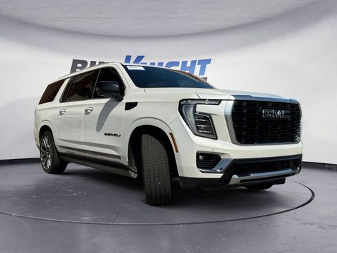 Used 2025 GMC Yukon XL Denali Ultimate AWD/4WD image 7