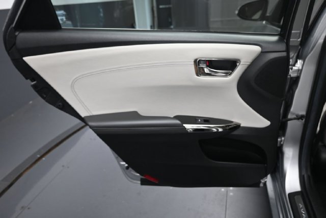 Used 2016 Toyota Avalon Limited w/ Toyota Safety Sense Package FWD image 26