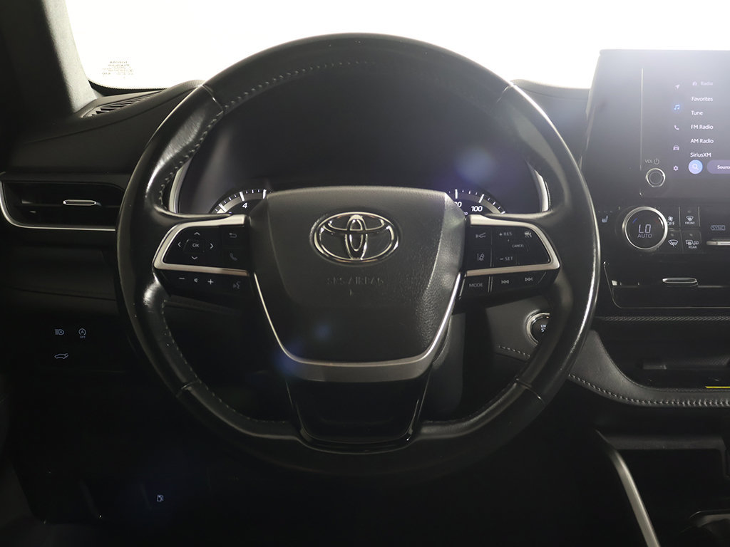 Used 2023 Toyota Highlander XSE AWD/4WD image 40