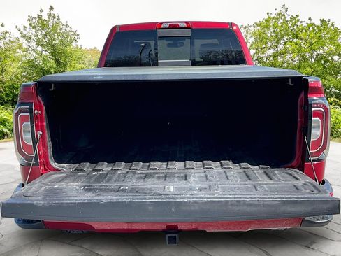 Used 2018 GMC Sierra 1500 SLT image 18