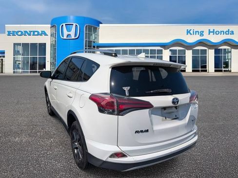 Used 2017 Toyota RAV4 XLE FWD image 6