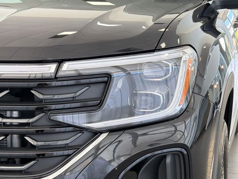 New 2026 Volkswagen Atlas Cross Sport SE AWD/4WD image 11