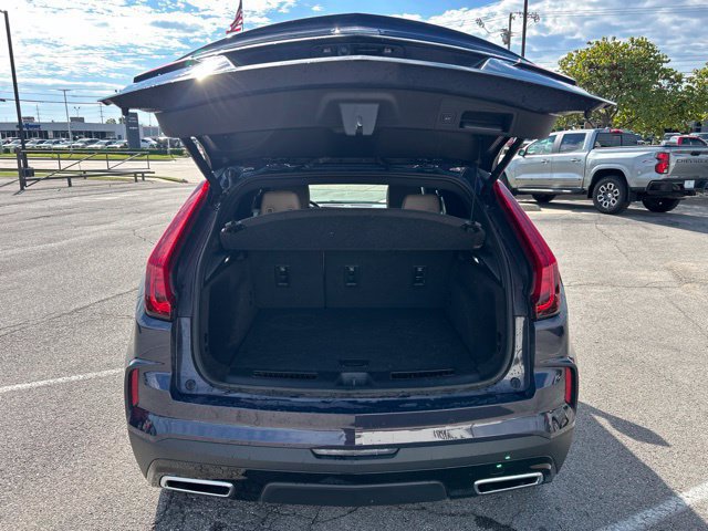 Used 2024 Cadillac XT4 Premium Luxury FWD image 8