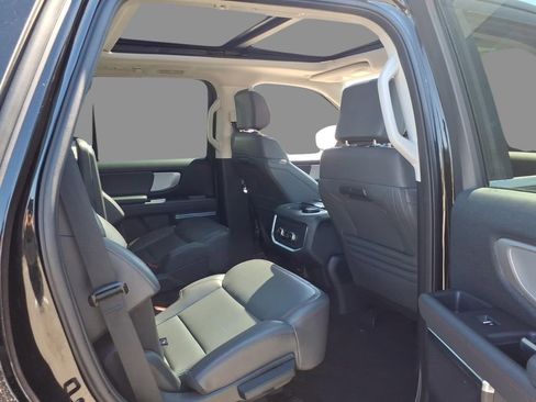 Used 2025 Ford Expedition Active AWD/4WD image 11