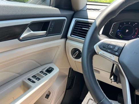 Certified 2023 Volkswagen Atlas SE w/ Panoramic Sunroof Package FWD image 20