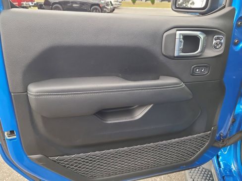 Used 2023 Jeep Wrangler Unlimited Sahara image 14