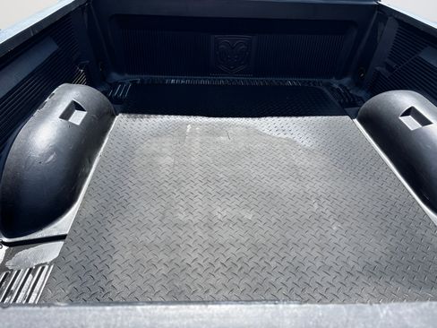 Used 2018 RAM 1500 Express RWD image 31