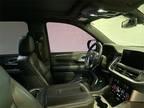 Used 2021 Chevrolet Suburban LT image 20