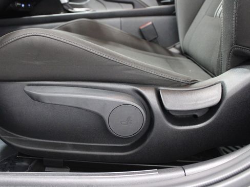 Used 2024 Hyundai Elantra SEL FWD image 41