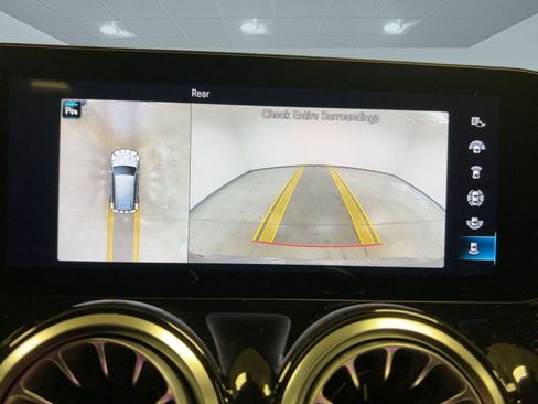 Used 2022 Mercedes-Benz GLB 250 GLB 250 image 25