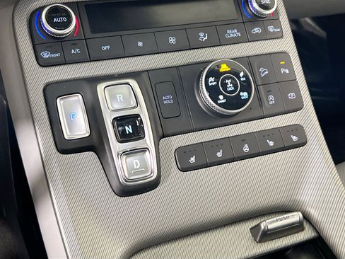 Used 2023 Hyundai Palisade SEL w/ Premium Package image 17