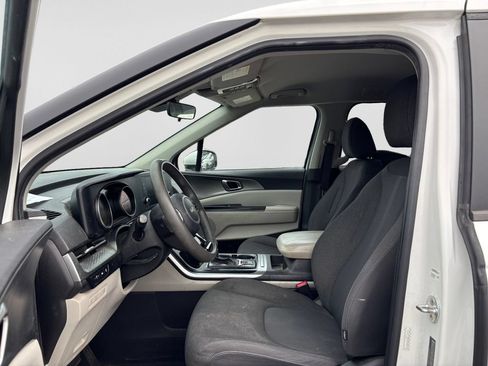 Used 2022 Kia Carnival LX FWD image 10