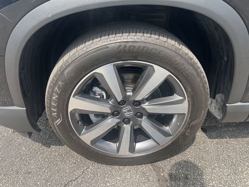 Used 2024 Honda Pilot Touring image 10