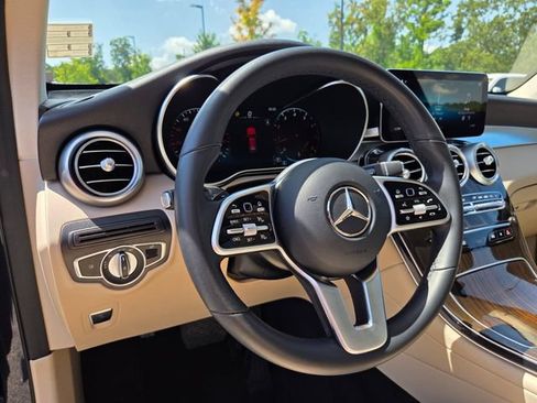 Used 2022 Mercedes-Benz GLC 300 image 10