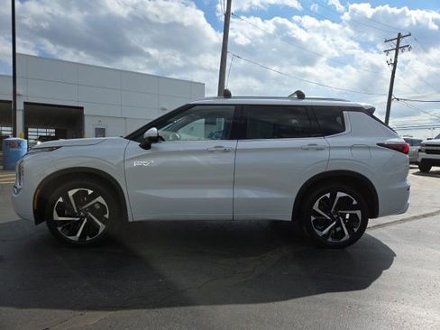 Used 2023 Mitsubishi Outlander SEL AWD/4WD image 4
