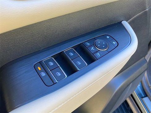 Used 2025 Nissan Armada Platinum image 14