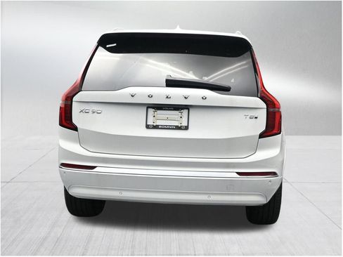 New 2026 Volvo XC90 T8 Plus AWD/4WD image 4