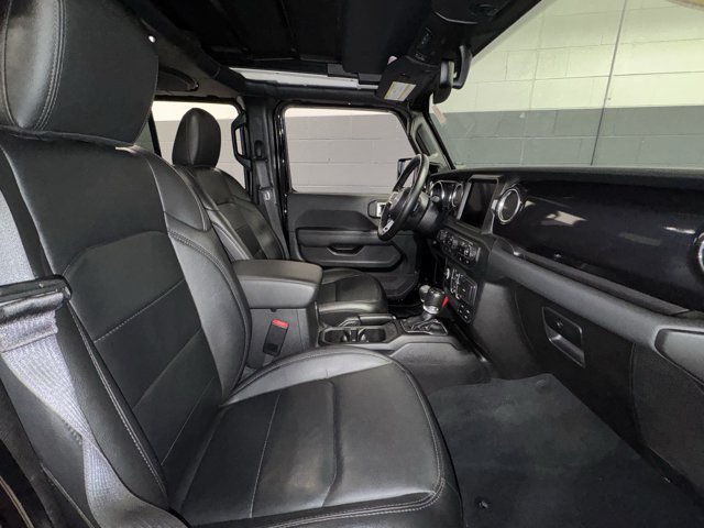 Used 2023 Jeep Wrangler Unlimited Sahara AWD/4WD image 17