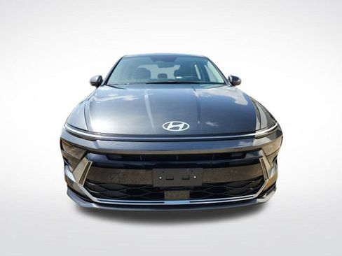 Used 2025 Hyundai Sonata SEL FWD image 2