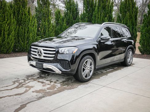 Used 2025 Mercedes-Benz GLS 450 4MATIC image 5