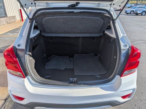 Used 2020 Chevrolet Trax LT w/ LT Convenience Package image 13