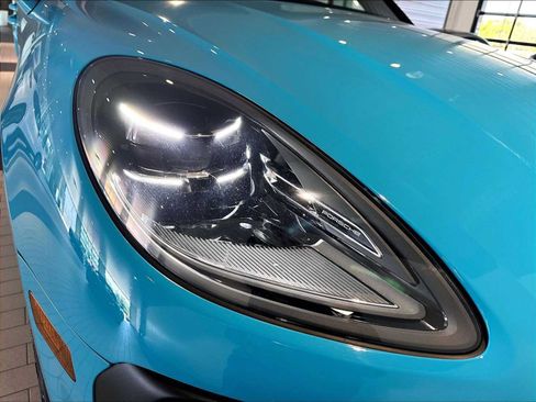 Used 2023 Porsche Macan AWD/4WD image 15