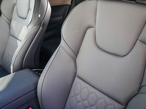 Used 2026 Volvo XC90 B5 Plus w/ Protection Package AWD/4WD image 28