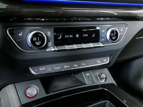 Used 2023 Audi SQ5 Prestige w/ Prestige Package image 17